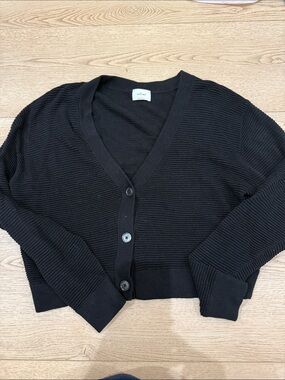 Wilfred Black Ribbed V-Neck Button-Up Cropped Cardigan